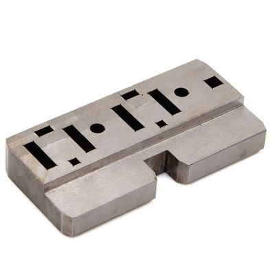 Soluzioni di lavorazione CNC personalizzate per materiali in acciaio al silicio e alluminio al titanio