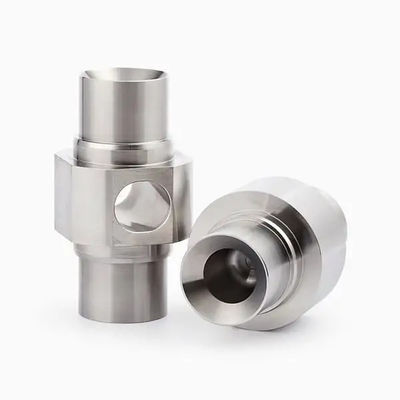 Servizi di lavorazione di parti metalliche su misura con tornitrice CNC e lavorazione CNC a 5 assi