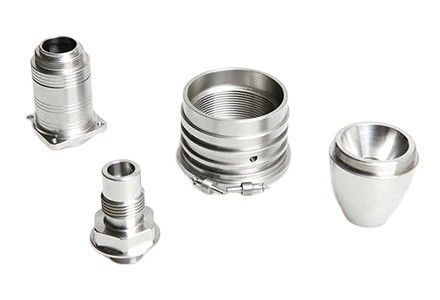 Parti in acciaio inossidabile e ottone lavorate a CNC con servizio laser di alluminio anodizzato